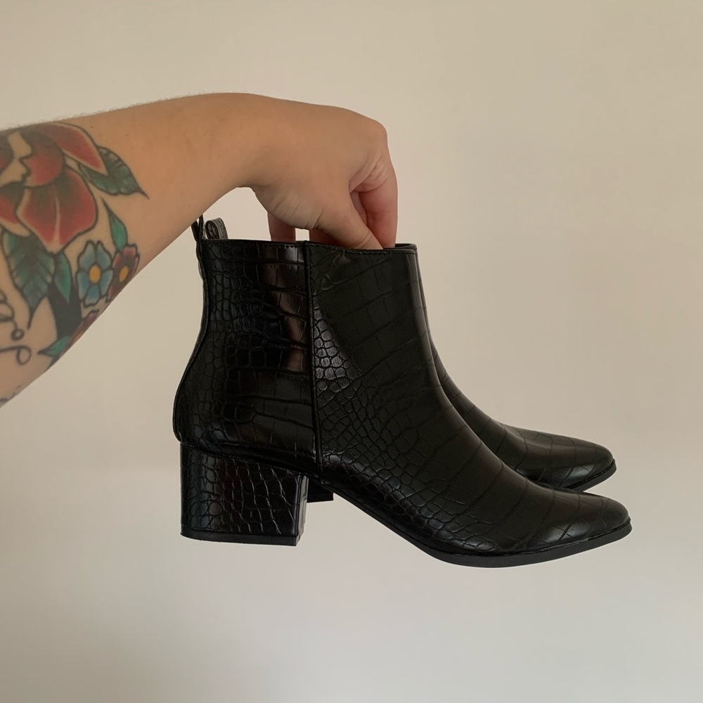 AE faux snakeskin booties - never worn